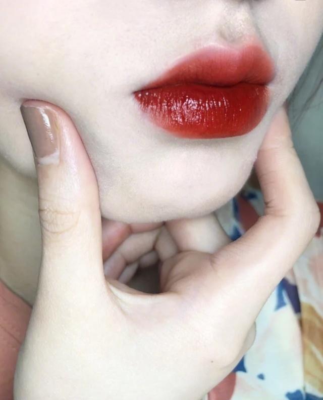 杏仁和樱桃嘴唇的特点和图片？