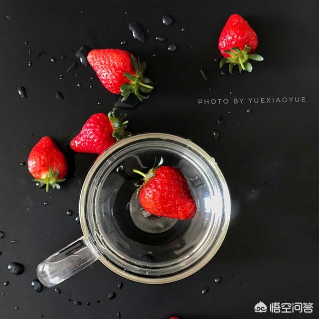 在家用手机拍照，如何拍出好看的草莓照片？