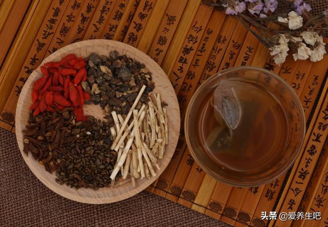 菊苣根图片：每天喝菊苣水一个月有什么好处？
